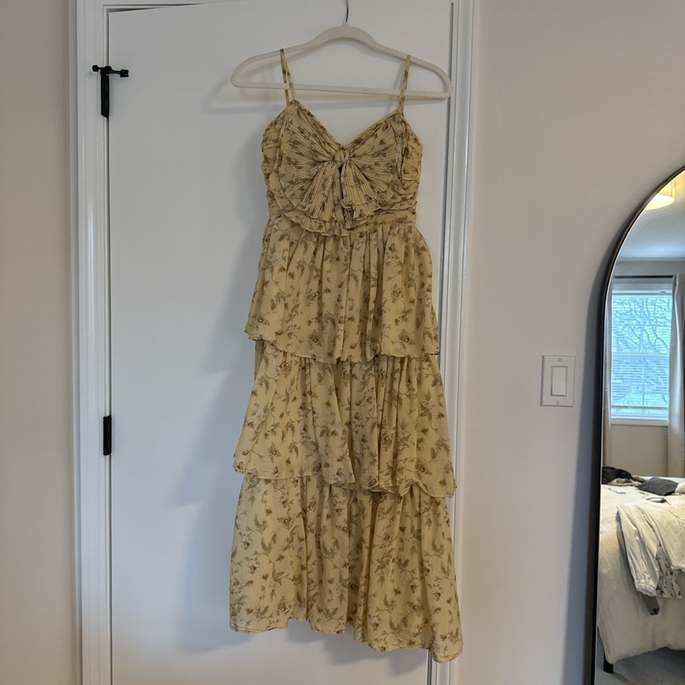 Elegant Floral Tiered Midi Dress